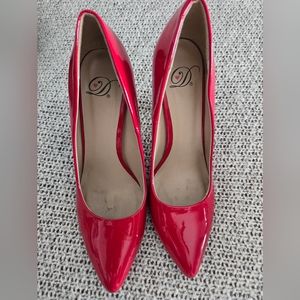 Women's 8 pointed toe red heels